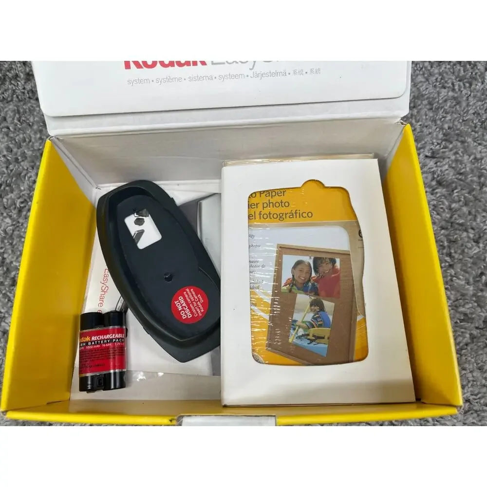 KODAK DX3600 Compact Zoom Digital Camera 2.2 Megapixel Battery Included